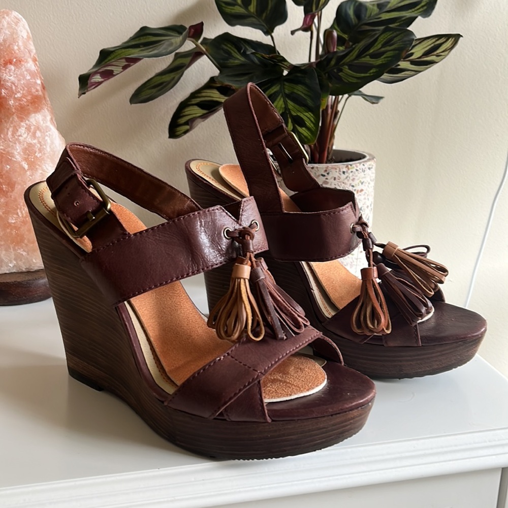 Size 10 brown wedges like new!